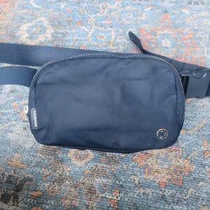 Lululemon Everywhere Belt Bag